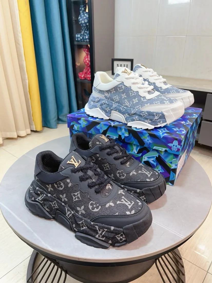 Men's men's shoes 💰580🌸🌸 LV style is novel and fashionable, the upper is made of imported cowhide + LV special materials! Super trendy design! It’s eye-catching! The leather is soft, delicate, shiny and translucent, showing the ultimate in pure handcraftsmanship, and the mesh is soft, comfortable and breathable! Size: 39-44 (38 45 customized)